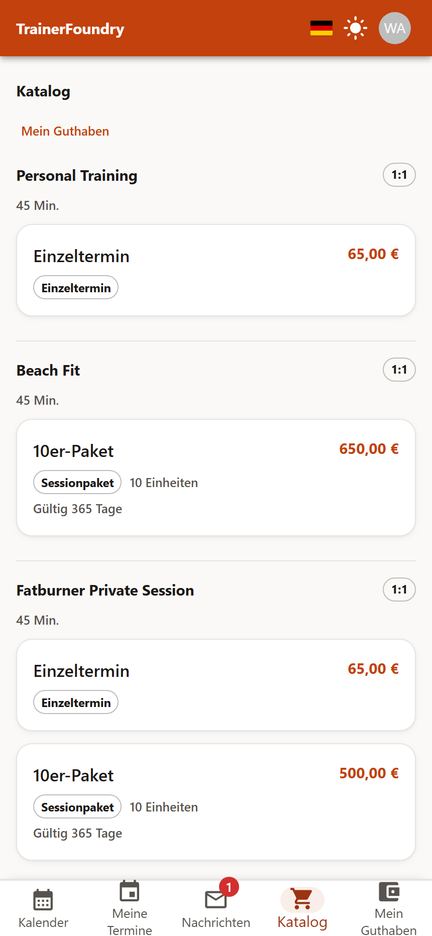 Der Reiter „Katalog“ mit den Trainingsarten Personal Training, Beach Fit und Fatburner Private Session, je Angebot eine Karte mit Art (Einzeltermin oder Sessionpaket), Preis, Anzahl der Einheiten und Gültigkeitsdauer.