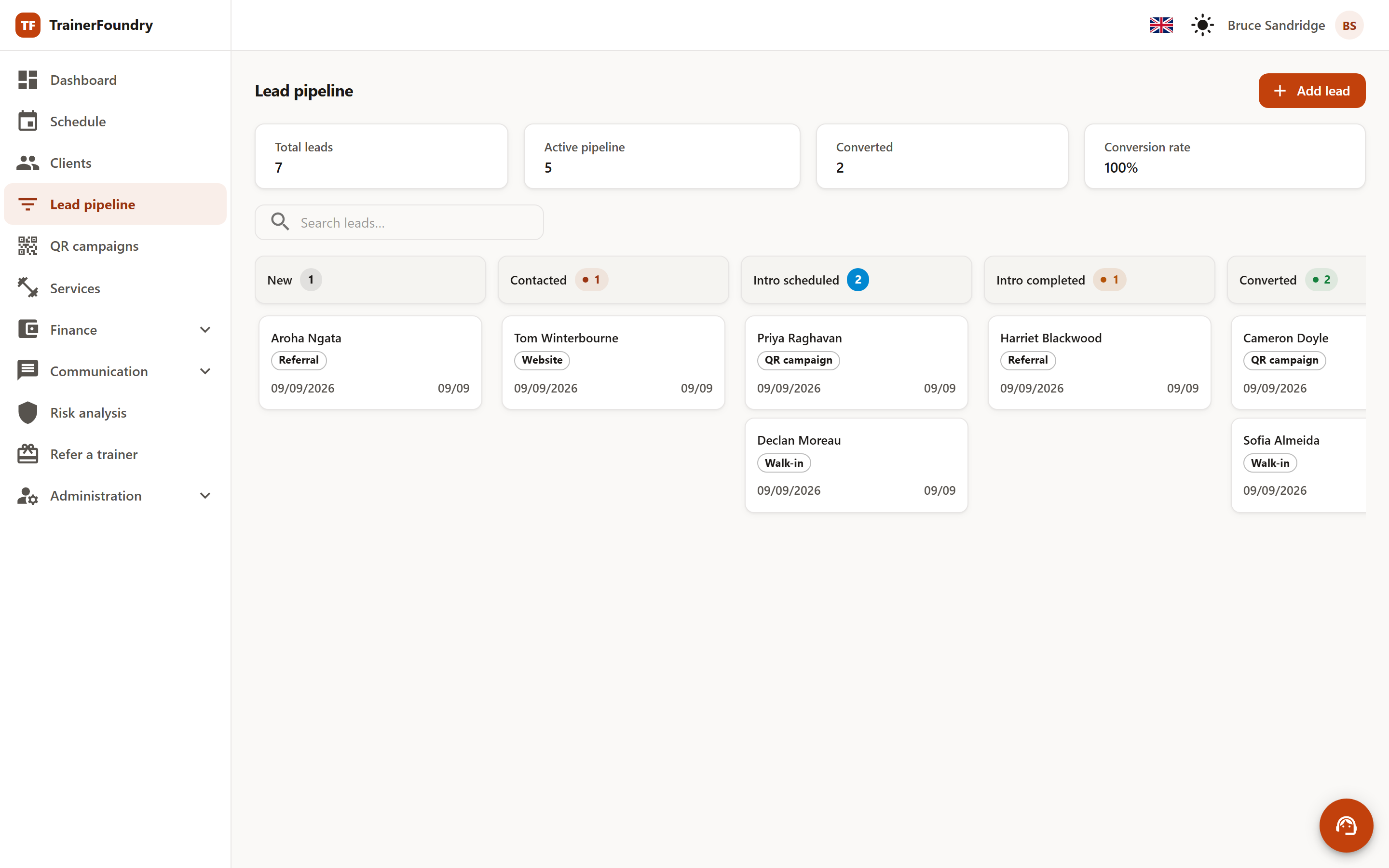 Screenshot: lead pipeline as a six-stage Kanban board