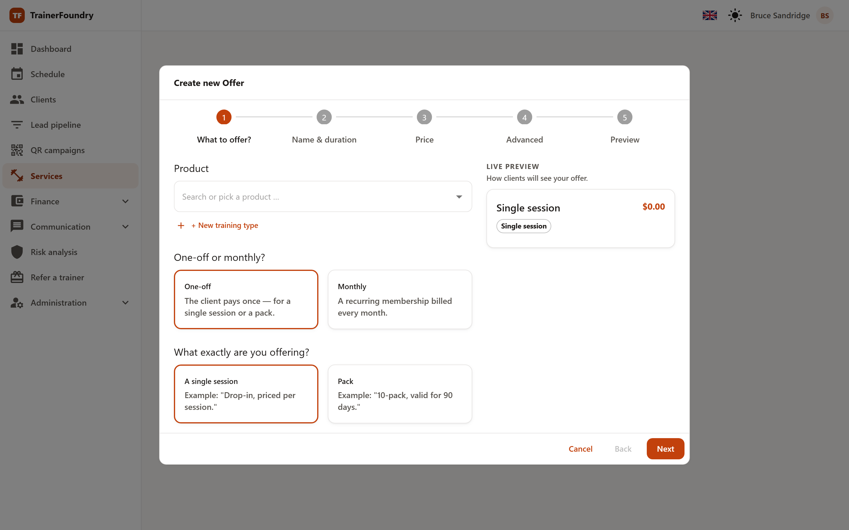 The offer wizard in TrainerFoundry with the offer-variant selector and the live preview.